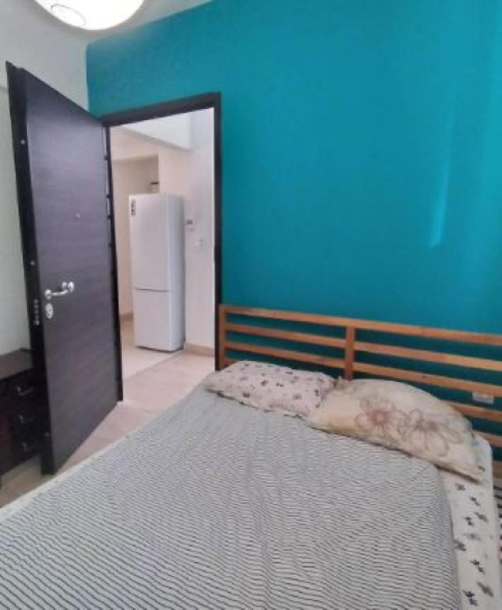 2 Bedroom Center Apartment *